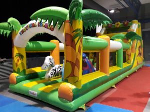 Structure - gonflable - Arbre - de - NoëlStructure - gonflable - Arbre - de - Noël